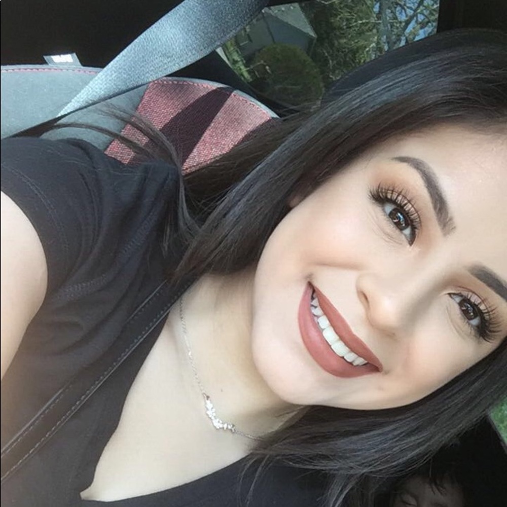 Meet your Posher, Jacqueline